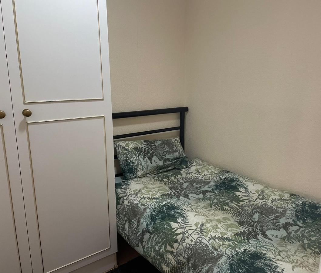 Nnk Air Bnb Enfield Extérieur photo